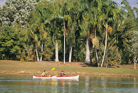 Lake Alexander - Accommodation Main Beach 0