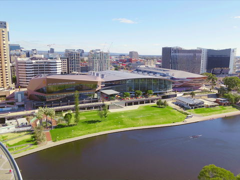 Adelaide Convention Centre - Accommodation Main Beach 2