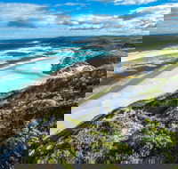 Conspicuous Cliff - Accommodation Main Beach