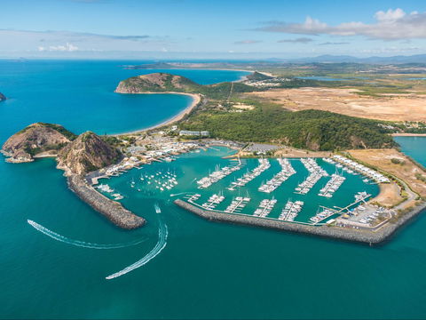 Rosslyn Bay - Accommodation Main Beach 1