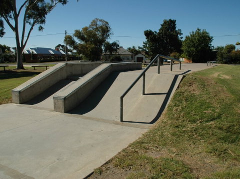 Rutherglen Apex Park - Accommodation Main Beach 2