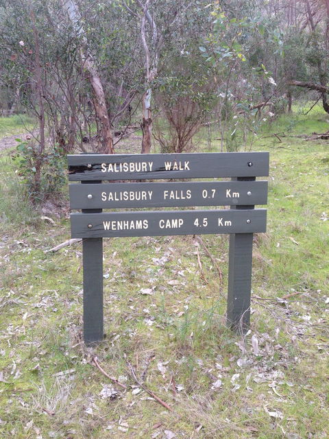 Salisbury Falls Walk - Accommodation Main Beach 0