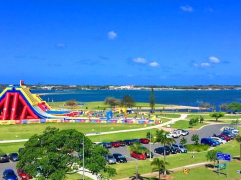 The Big Wedgie - Accommodation Main Beach 0