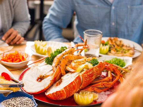The Fresh Fish Place - Accommodation Main Beach 0