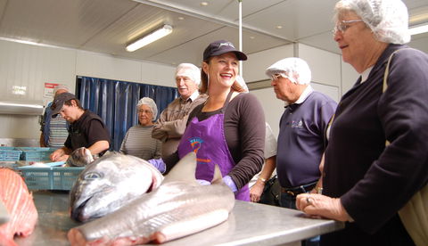The Fresh Fish Place - Accommodation Main Beach 1