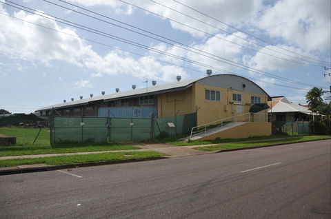 WWII Navy Victualling Yard Building - Accommodation Main Beach 0