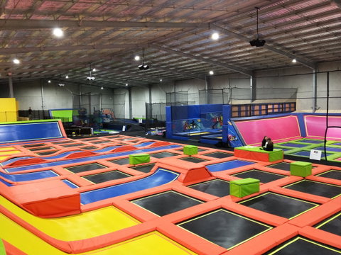 Xtreme Bounce - Accommodation Main Beach 1