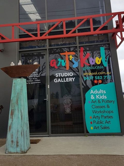 Art'sKool@Kazworks - Accommodation Main Beach 1