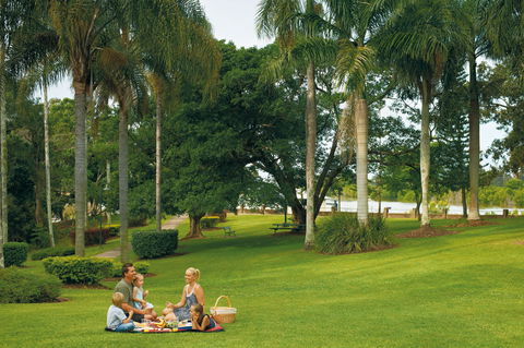 Melsa - Accommodation Main Beach 0