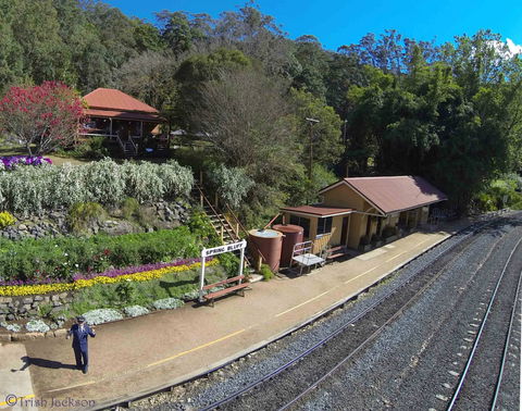 Spring Bluff Railway Station - Accommodation Main Beach 0