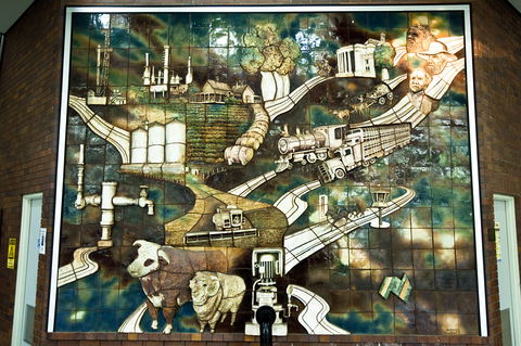 Three Dimensional Mural - Accommodation Main Beach 0