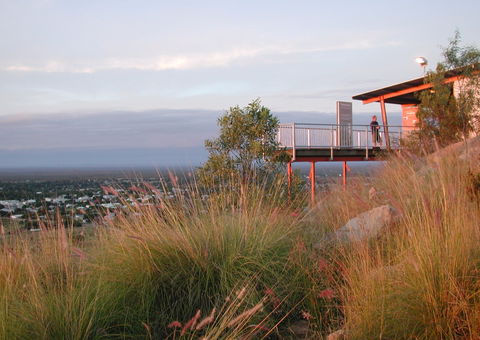 Towers Hill Lookout And Amphitheatre - Accommodation Main Beach 1