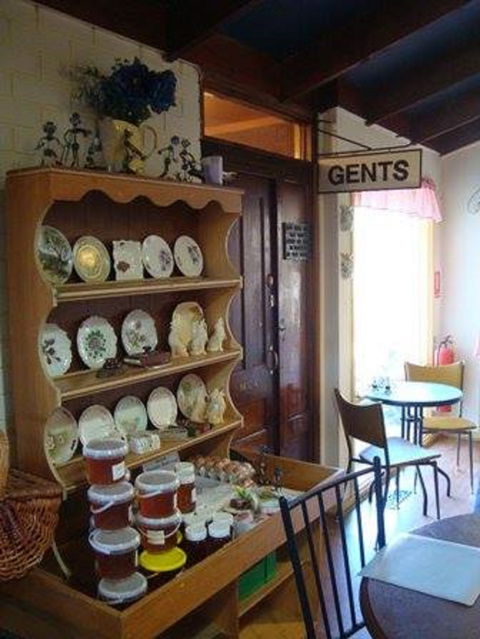 Train Stop Antiques - Accommodation Main Beach 1