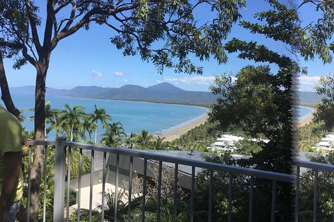 IMAX Private Transfer 7 Guests Cairns Airport To Hotels In Port Douglas - Accommodation Main Beach 4
