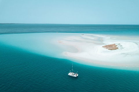 5 Night Bareboat Onboard Cattitude - Accommodation Main Beach 1