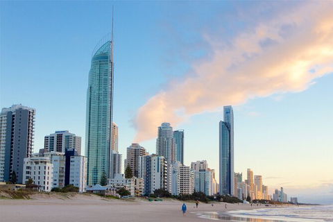 Gold Coast Airport Transfers : Gold Coast City To Airport OOL In Business Car - Accommodation Main Beach 2