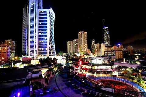 Gold Coast Airport Transfers : Gold Coast City To Airport OOL In Business Car - Accommodation Main Beach 1