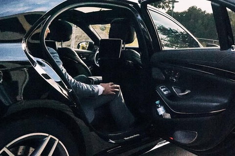 Arrival Private Transfers: Adelaide Airport ADL To Adelaide In Business Car - Accommodation Main Beach 4