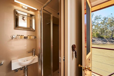 6 Night Upper Murray All The River Run Cruise - PS Emmylou - Accommodation Main Beach 1