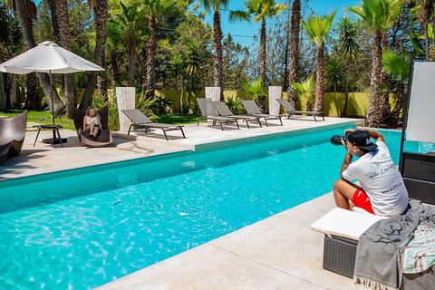 Hire Photographer, Professional Photo Shoot - Perth - Accommodation Main Beach 1