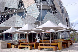 Arintji Cafe + Bar - Accommodation Main Beach 0
