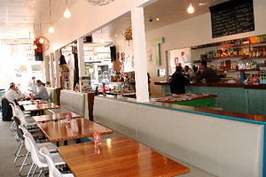 Isa Brown - Accommodation Main Beach 0