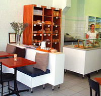 Knead Bakers - Accommodation Main Beach