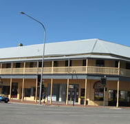 Colac Hotel - Accommodation Main Beach