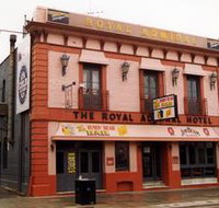 The Dog  Duck Ale House - Accommodation Main Beach