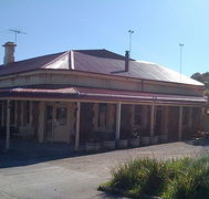 Old Bush Inn - Accommodation Main Beach