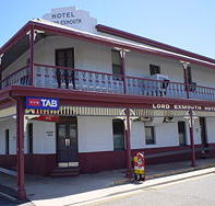 Lord Exmouth Hotel - Accommodation Main Beach