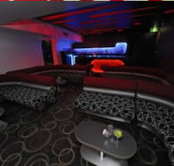 Love and Rockets - Valley - Accommodation Main Beach