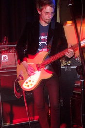 Rics Bar - Accommodation Main Beach 1