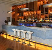 Pontoon Bar - Accommodation Main Beach