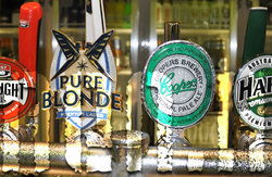 Bremen Hotel - Accommodation Main Beach 2