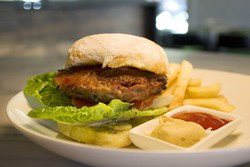 Temperance Hotel - Accommodation Main Beach 2