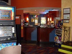 New York Bar & Grill - Accommodation Main Beach 3