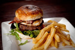 Cross Keys Hotel - Accommodation Main Beach 3