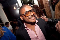 Temperance Hotel - Accommodation Main Beach 3