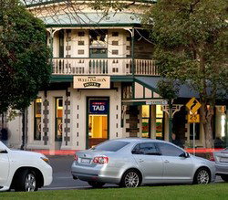 The Wellington Hotel - Accommodation Main Beach 0