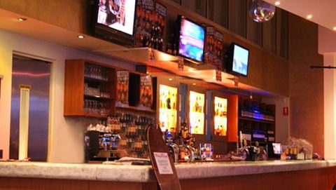 Ferry Road Tavern - Accommodation Main Beach 2