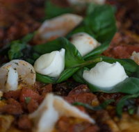 Vinny's Woodfire Pizza - Accommodation Main Beach