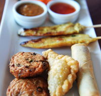 Mons Ban Sabai Thai Restaurant - Accommodation Main Beach