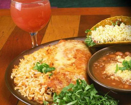 Montezuma's - Accommodation Main Beach 1