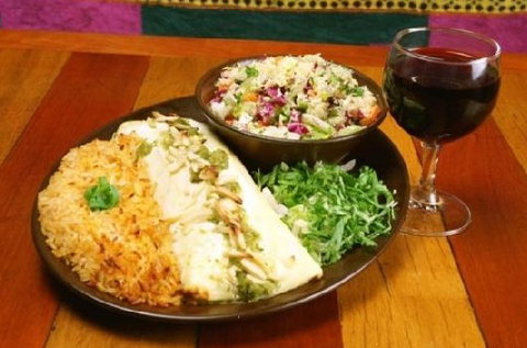 Montezuma's - Accommodation Main Beach 3