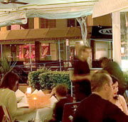 Domanis Cafe Restaurant Bar - Accommodation Main Beach 0