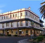 The Grand Hotel - Kiama - Accommodation Main Beach