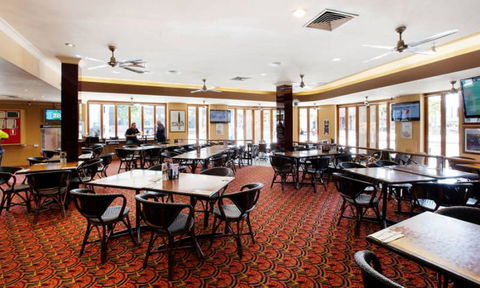 Asiana Restaurant - Accommodation Main Beach 1