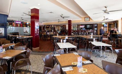 Asiana Restaurant - Accommodation Main Beach 2