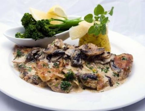 All' Antica Italian Restaurant & Pizzeria - Accommodation Main Beach 4